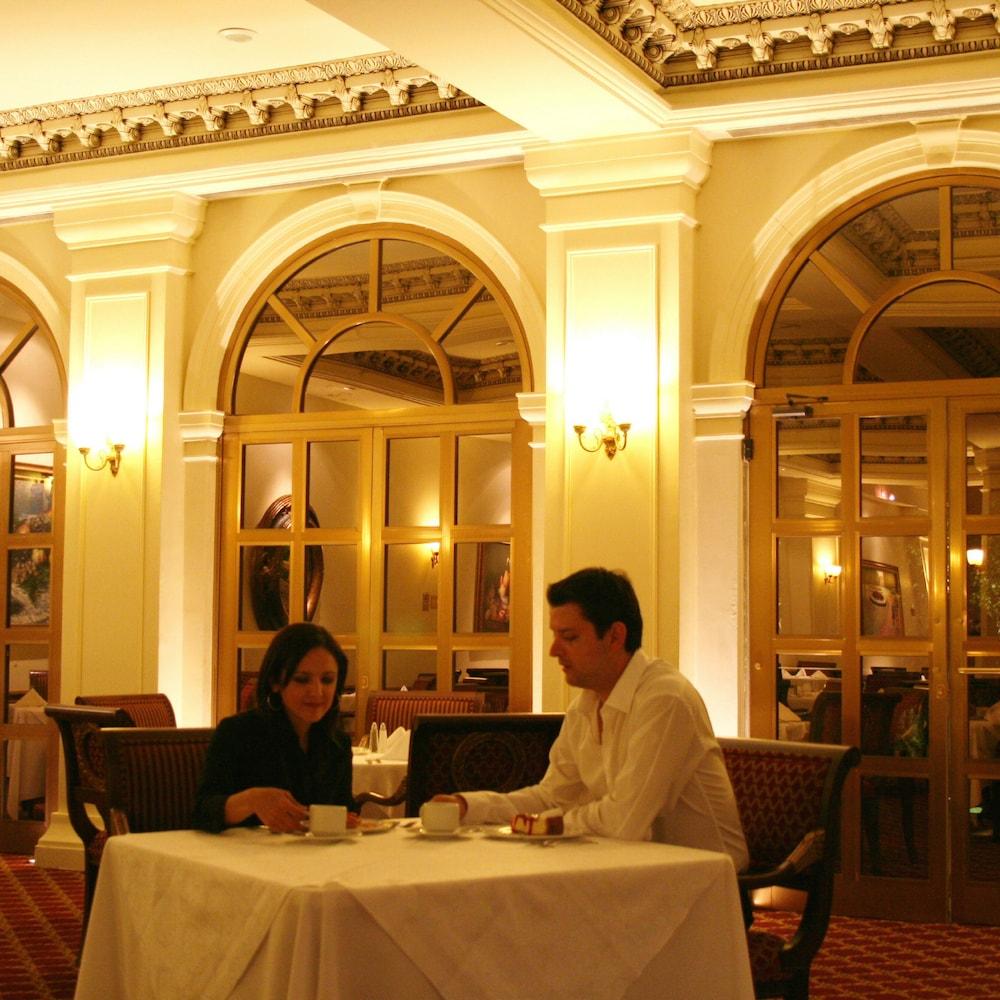 Safi Royal Luxury Valle San Pedro Garza Garcia Екстериор снимка Interior of the restaurant