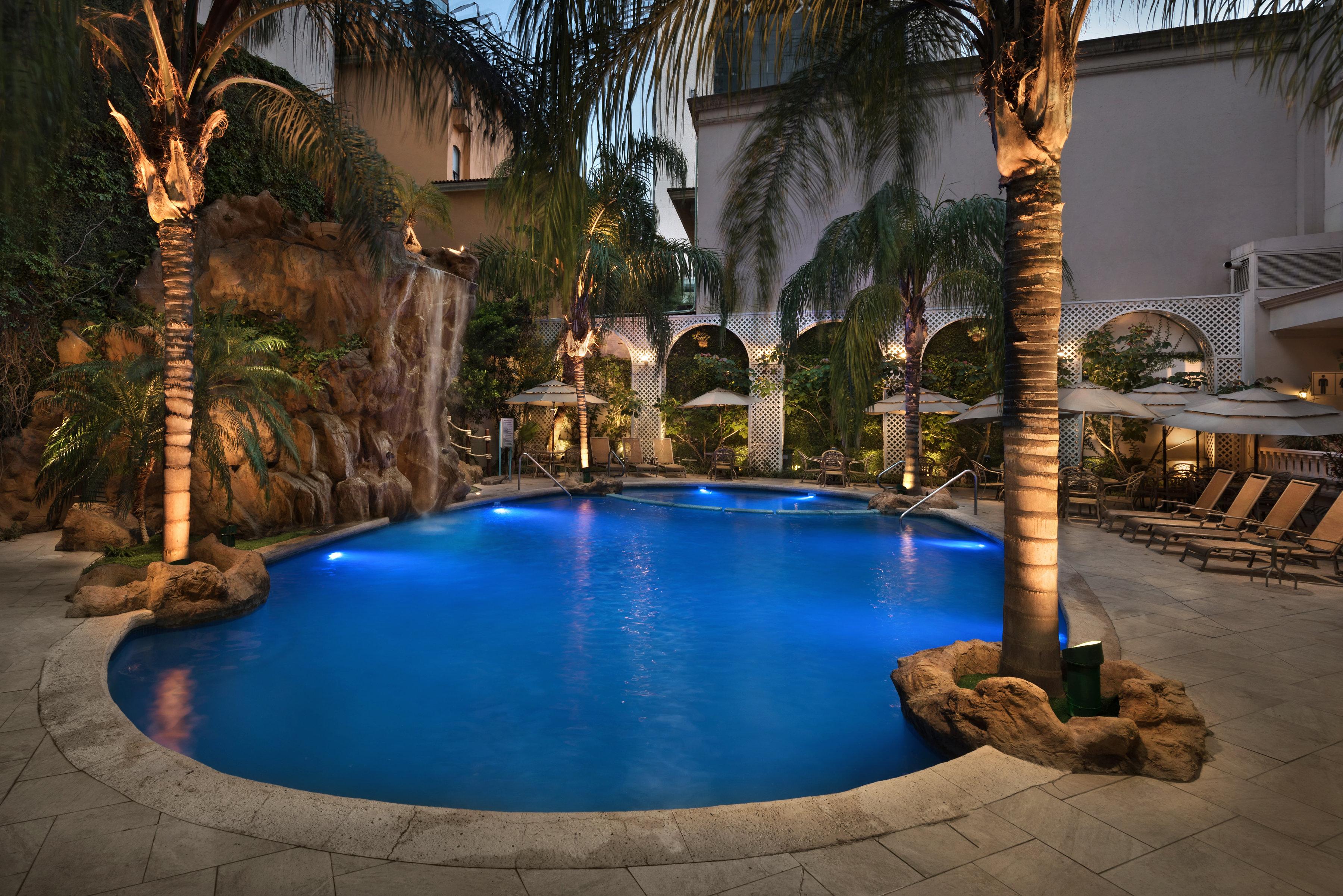 Safi Royal Luxury Valle San Pedro Garza Garcia Екстериор снимка The pool at the hotel