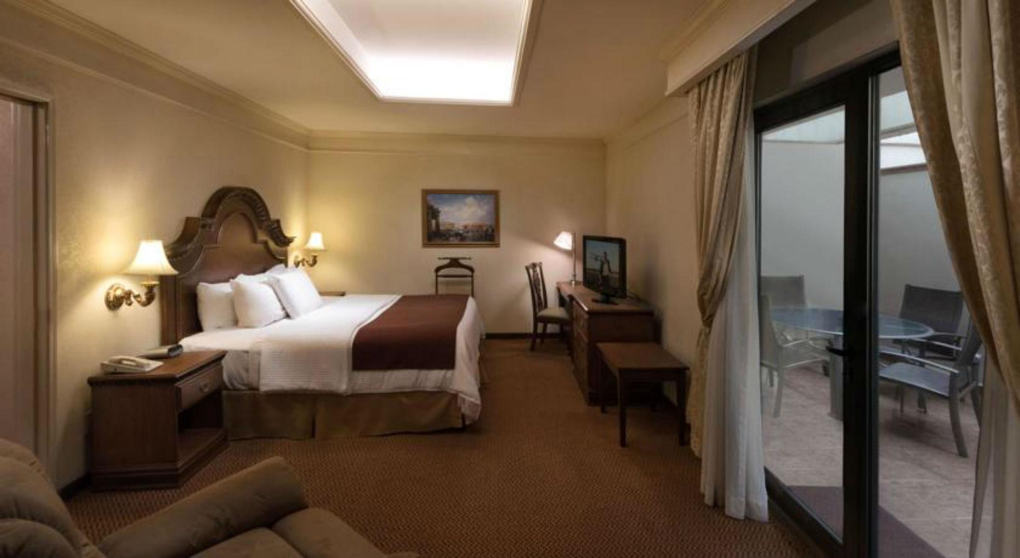 Safi Royal Luxury Valle San Pedro Garza Garcia Екстериор снимка A room at the hotel