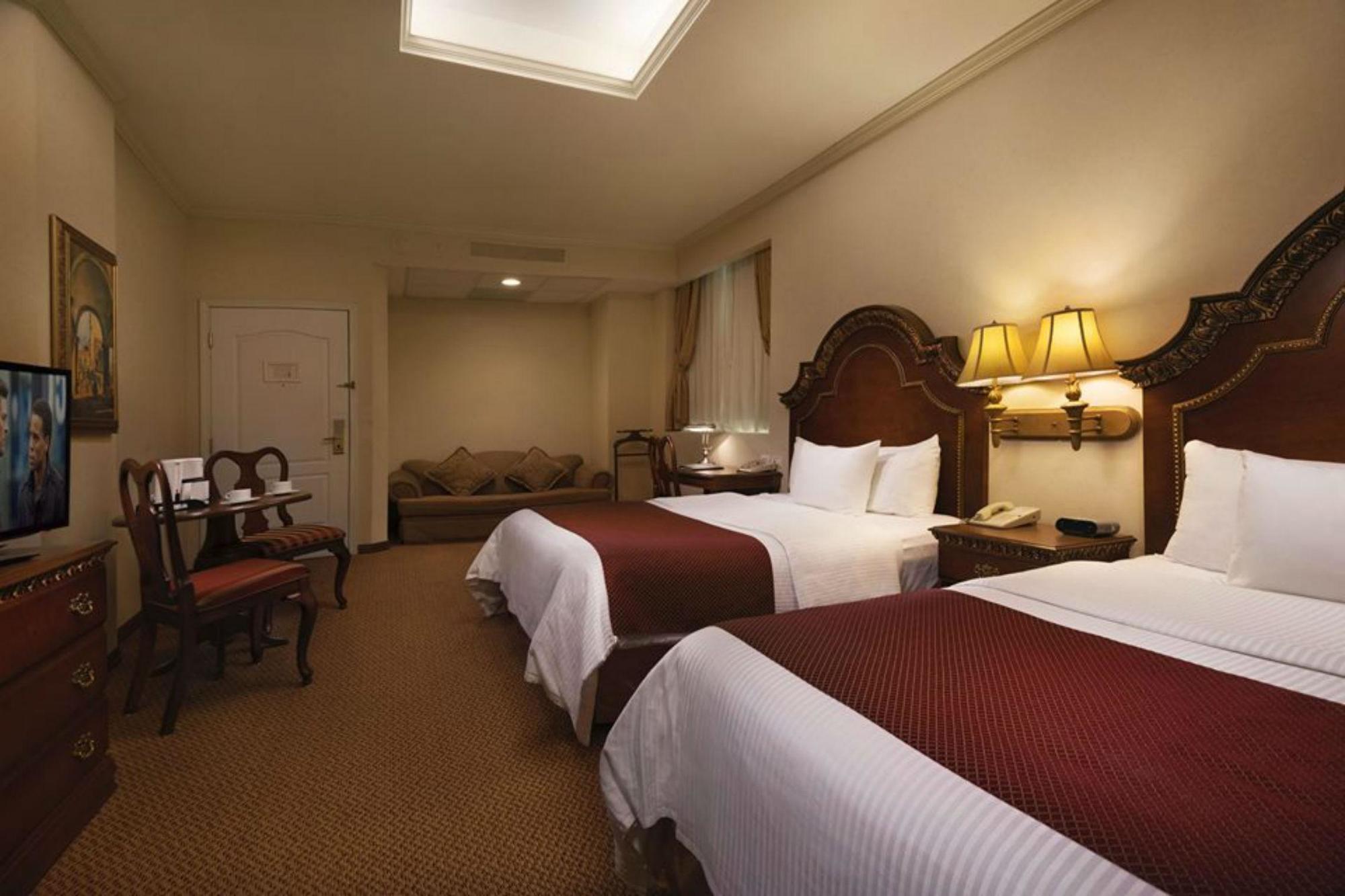 Safi Royal Luxury Valle San Pedro Garza Garcia Екстериор снимка A room at the Inn at the Opera