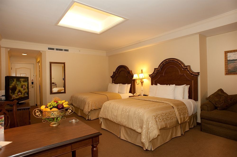 Safi Royal Luxury Valle San Pedro Garza Garcia Екстериор снимка A room at the Inn at the Opera