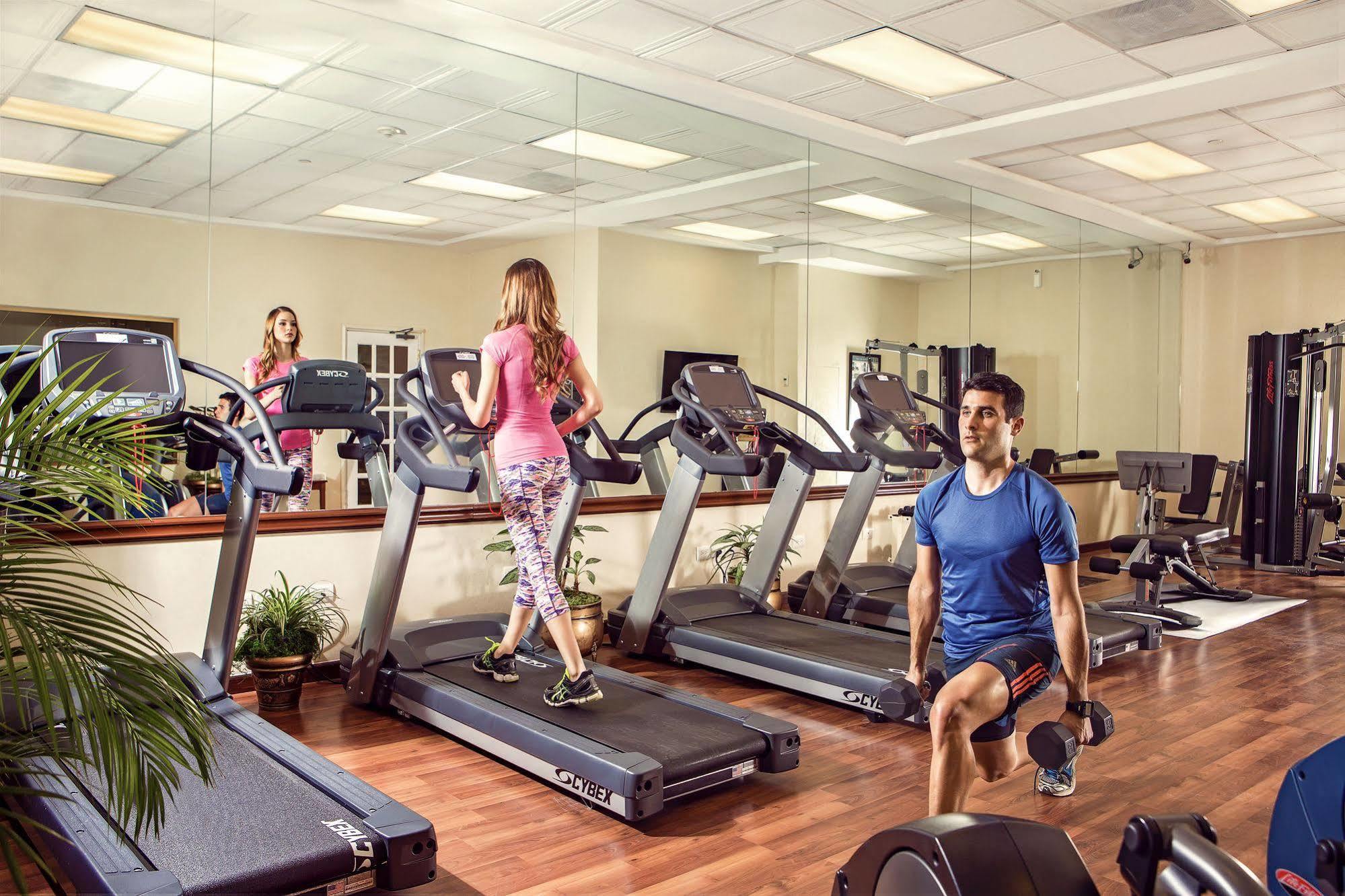 Safi Royal Luxury Valle San Pedro Garza Garcia Екстериор снимка A gym in the United States