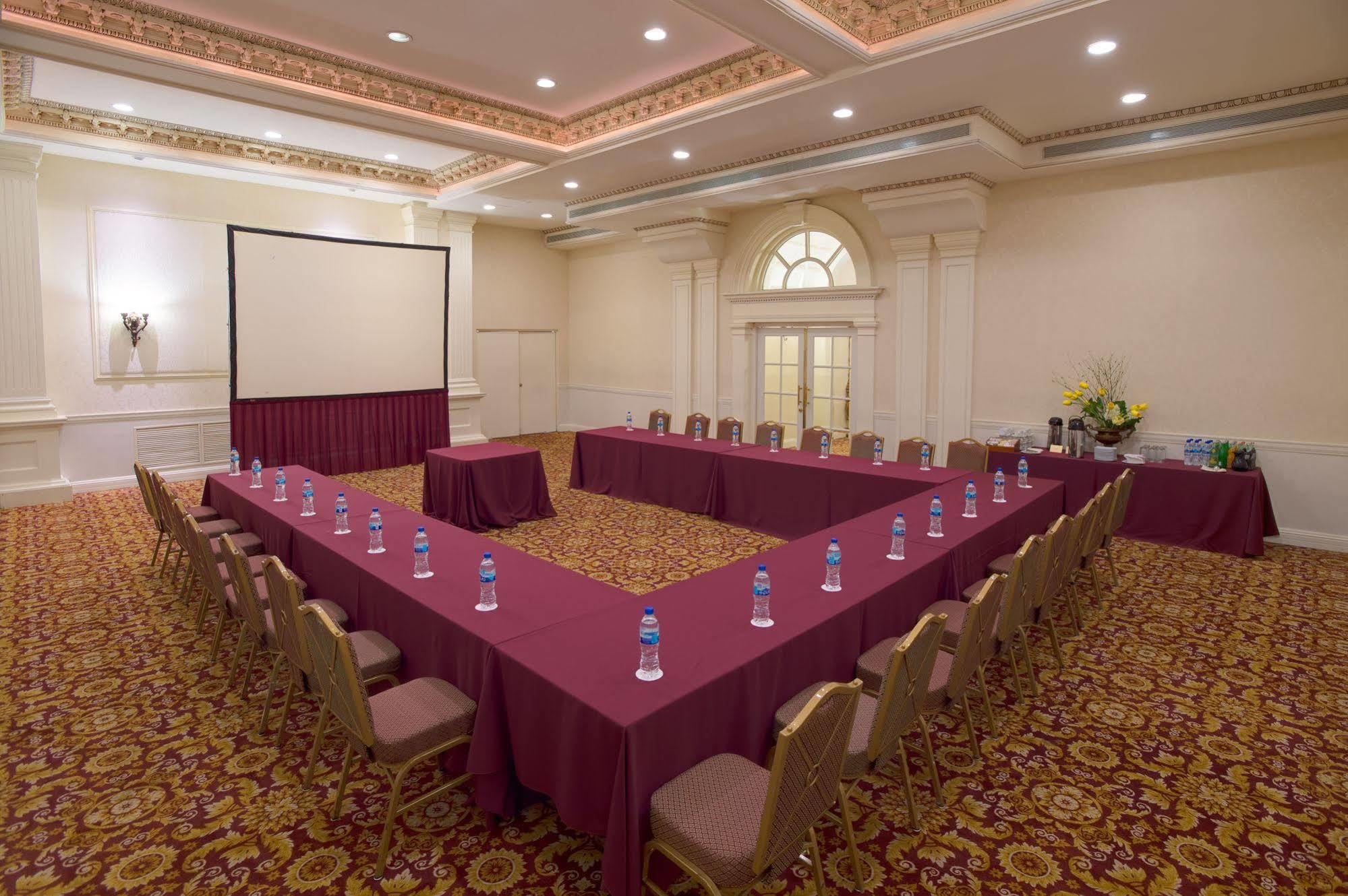 Safi Royal Luxury Valle San Pedro Garza Garcia Екстериор снимка U-shaped table layout